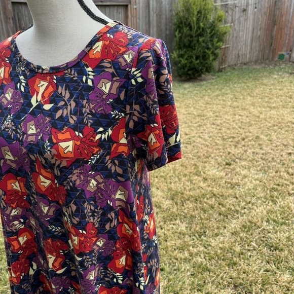 LuLaRoe Carly Swing Dress Women's size Small Short Sleeve Flower Pattern - Picture 2 of 6